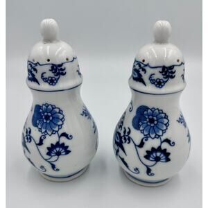 Blue Onion Danube Blue & White Salt and Pepper Shaker Set Ribbon Hallmark Logo